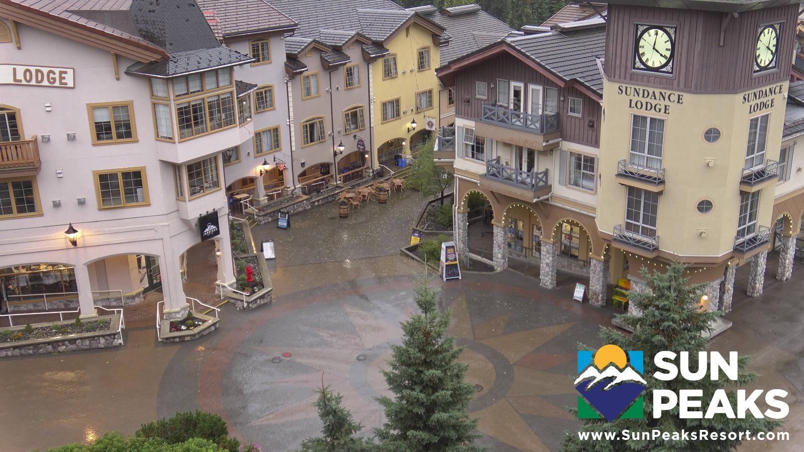Webcam Sun Peaks: Village Clock Tower