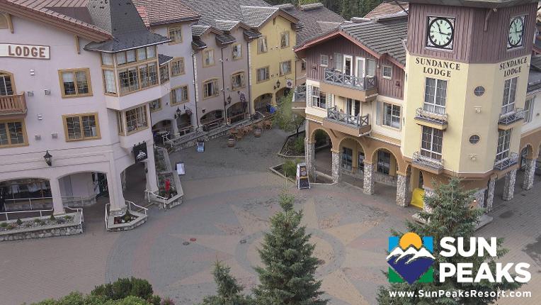 Webcam Sun Peaks: Village Clock Tower