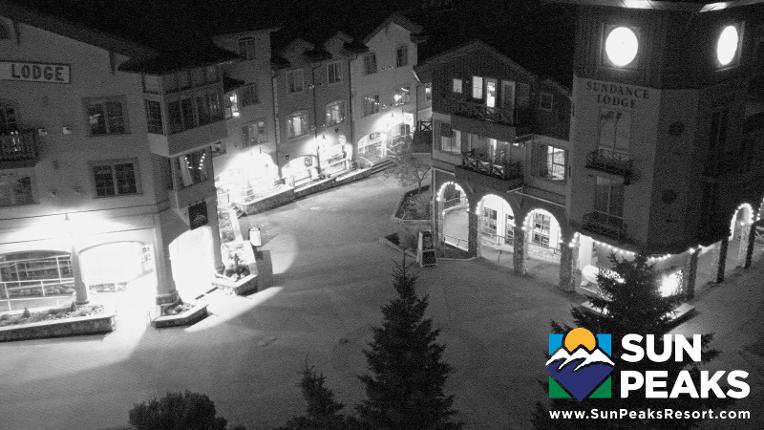 Webcam Sun Peaks: Village Clock Tower