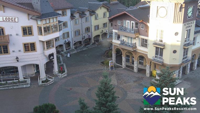 Webcam Sun Peaks: Village Clock Tower