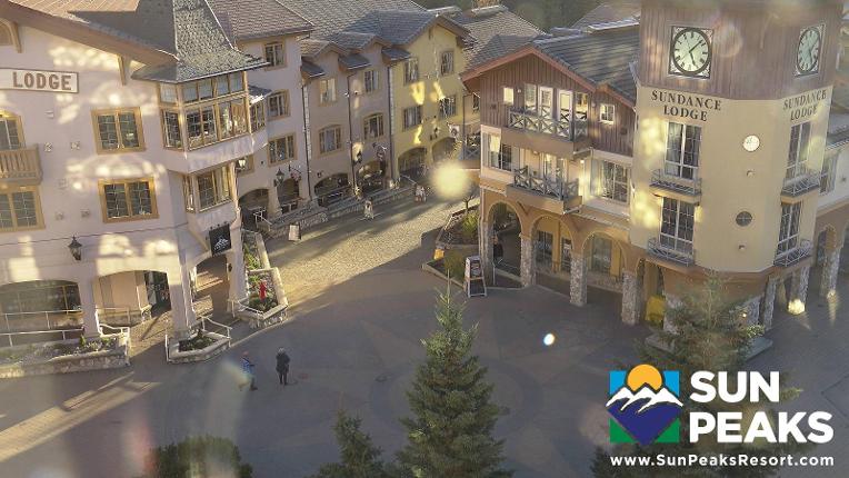 Webcam Sun Peaks: Village Clock Tower