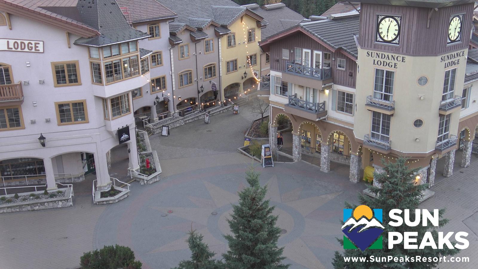 Webcam Sun Peaks: Village Clock Tower