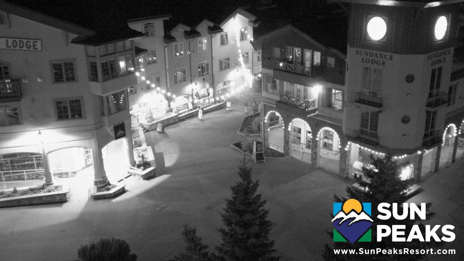 Webcam Sun Peaks: Village Clock Tower
