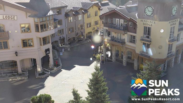 Webcam Sun Peaks: Village Clock Tower