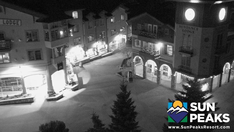 Webcam Sun Peaks: Village Clock Tower