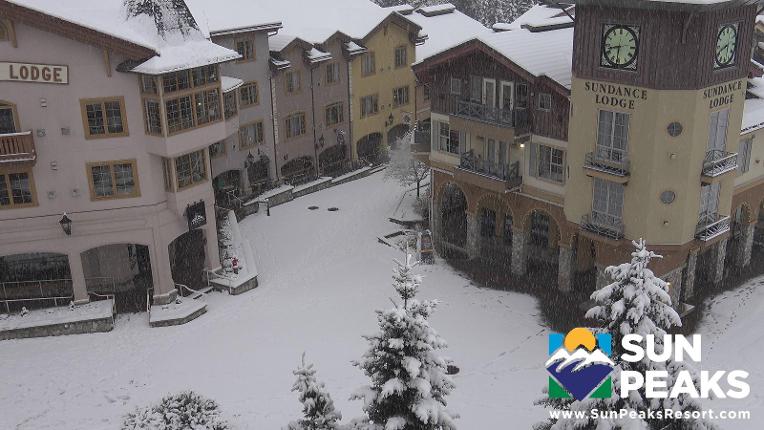 Webcam Sun Peaks: Village Clock Tower