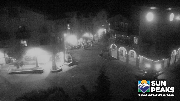Webcam Sun Peaks: Village Clock Tower