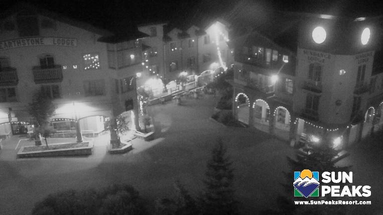Webcam Sun Peaks: Village Clock Tower