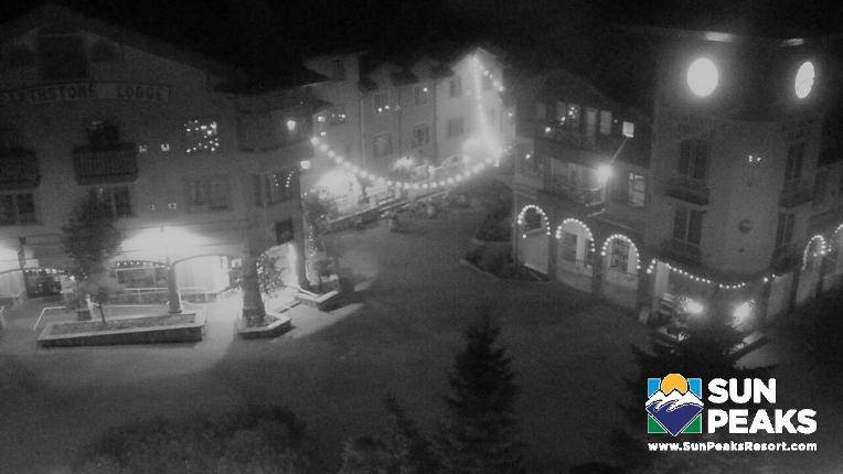 Webcam Sun Peaks: Village Clock Tower