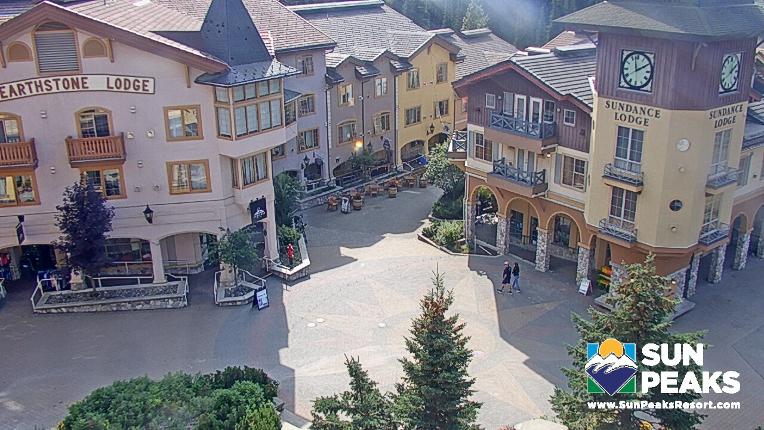 Webcam Sun Peaks: Village Clock Tower