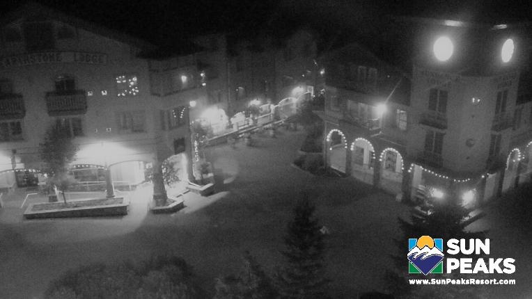 Webcam Sun Peaks: Village Clock Tower