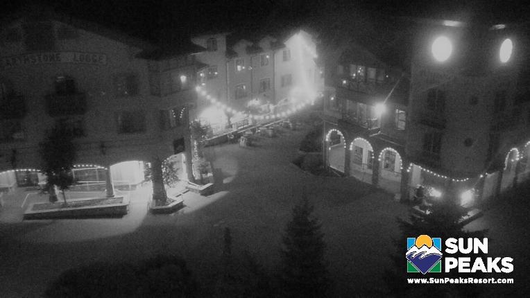 Webcam Sun Peaks: Village Clock Tower