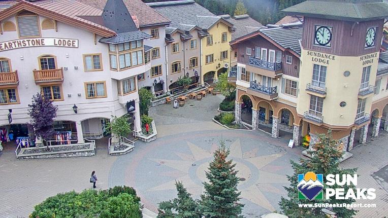Webcam Sun Peaks: Village Clock Tower