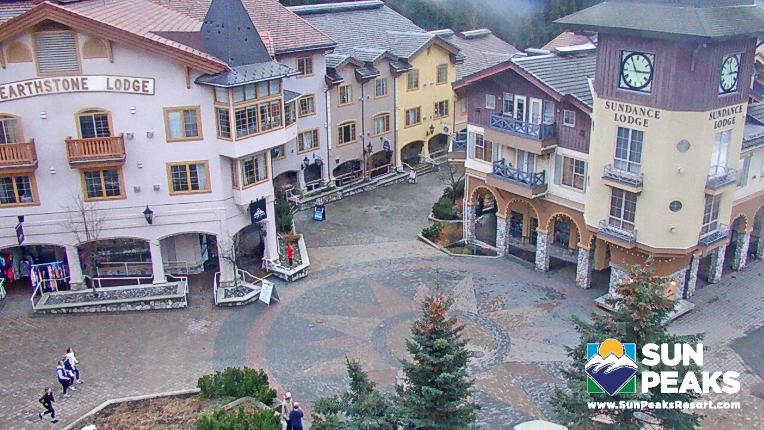 Webcam Sun Peaks: Village Clock Tower