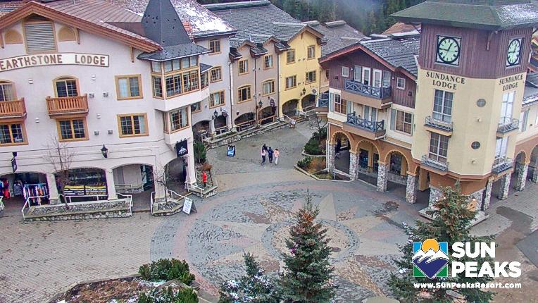 Webcam Sun Peaks: Village Clock Tower