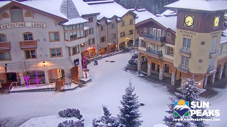 Webcam Sun Peaks: Village Clock Tower