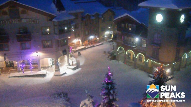 Webcam Sun Peaks: Village Clock Tower