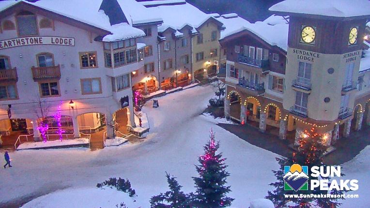 Webcam Sun Peaks: Village Clock Tower