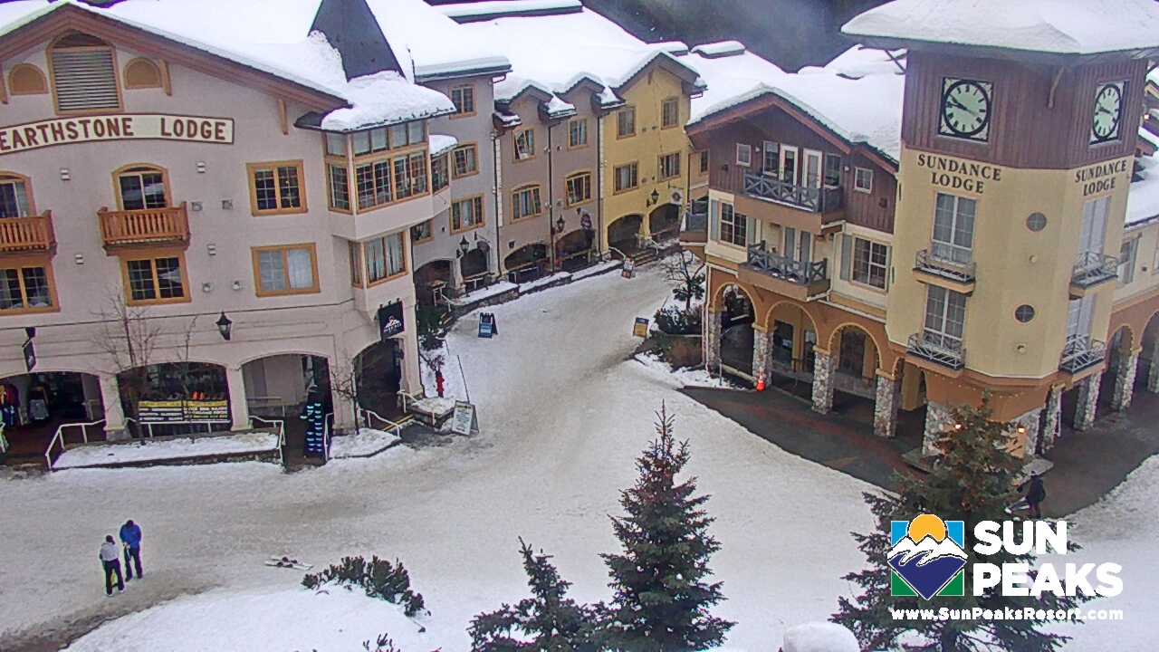 Webcam Sun Peaks: Village Clock Tower