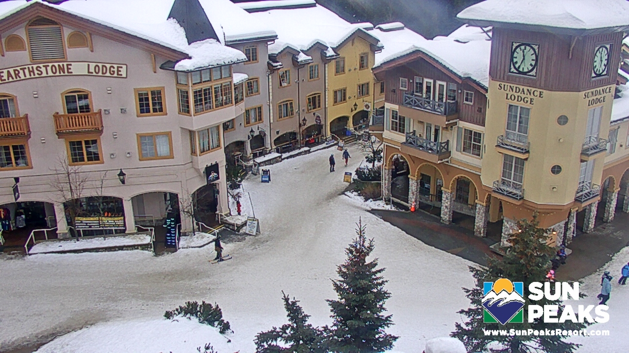Webcam Sun Peaks: Village Clock Tower