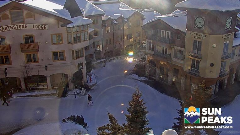 Webcam Sun Peaks: Village Clock Tower