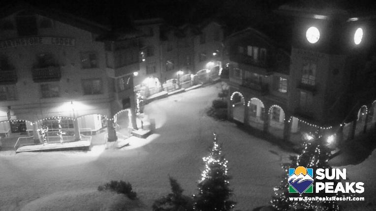 Webcam Sun Peaks: Village Clock Tower