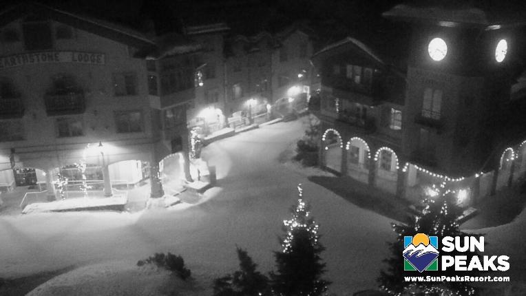 Webcam Sun Peaks: Village Clock Tower