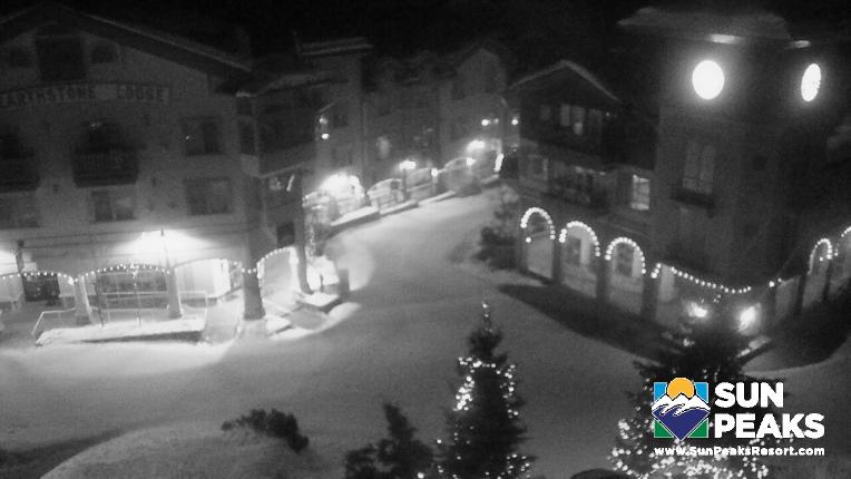 Webcam Sun Peaks: Village Clock Tower