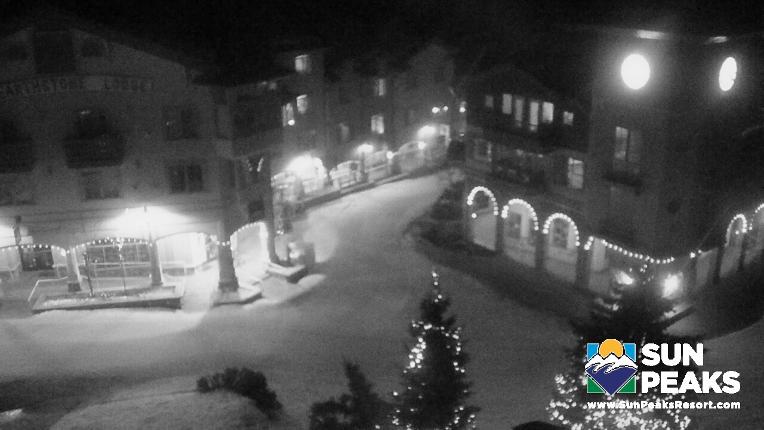 Webcam Sun Peaks: Village Clock Tower