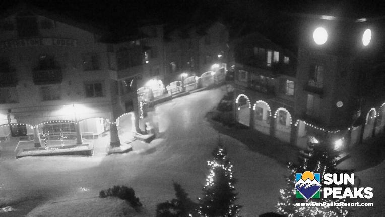 Webcam Sun Peaks: Village Clock Tower