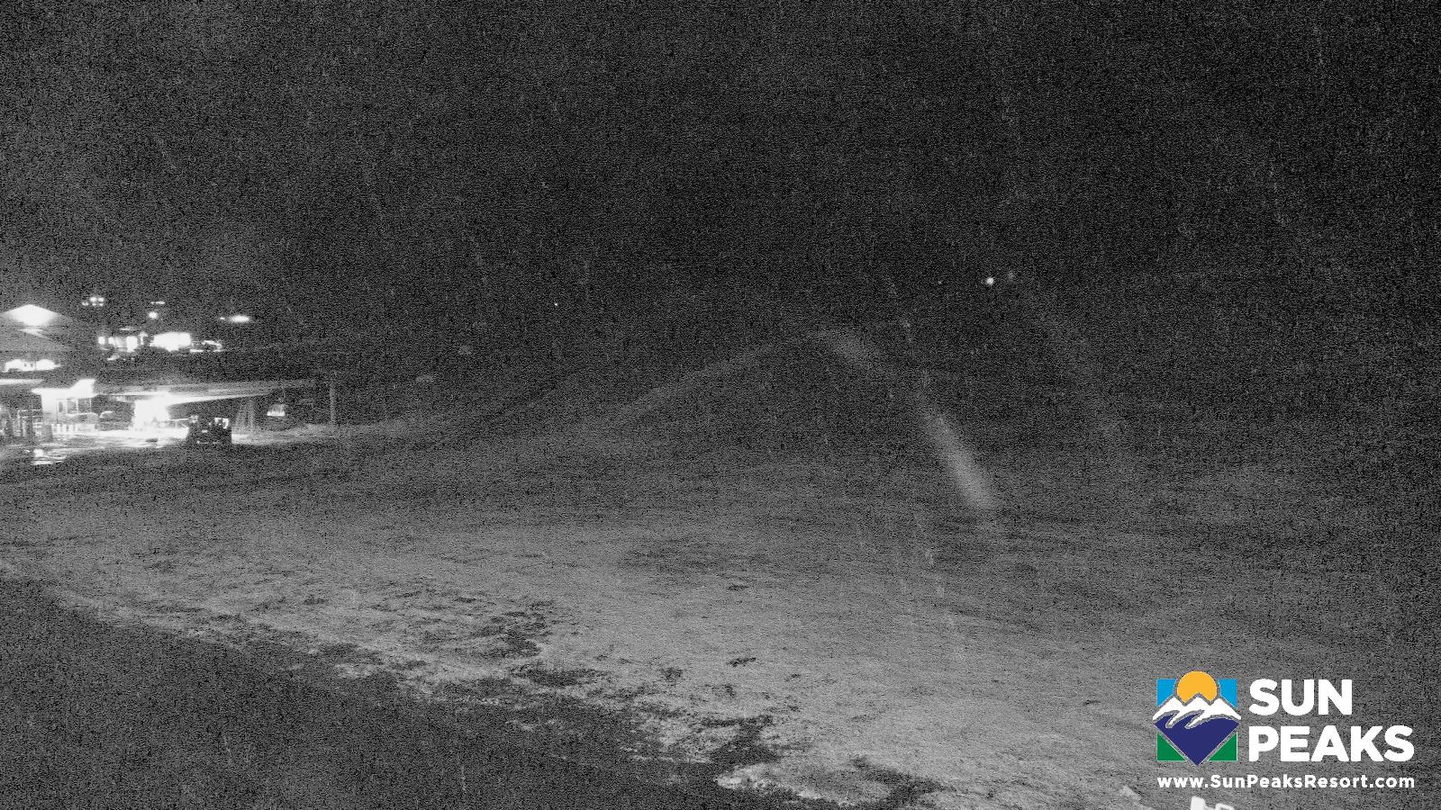 Webcam Sun Peaks: Village Day Lodge Slopeside