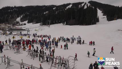 Sun Peaks: Village Day Lodge Slopeside (sunpeaksresort.com)