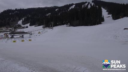 Sun Peaks: Village Day Lodge Slopeside (sunpeaksresort.com)