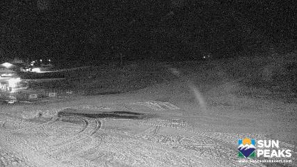 Sun Peaks: Village Day Lodge Slopeside (sunpeaksresort.com)