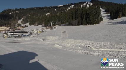 Sun Peaks: Village Day Lodge Slopeside (sunpeaksresort.com)
