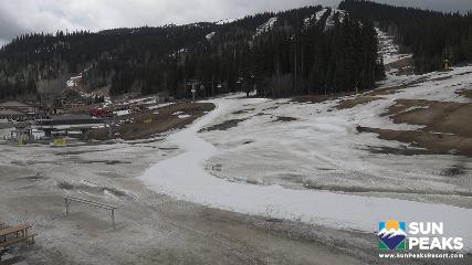 Sun Peaks: Village Day Lodge Slopeside (sunpeaksresort.com)