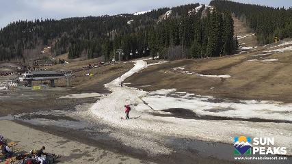 Sun Peaks: Village Day Lodge Slopeside (sunpeaksresort.com)