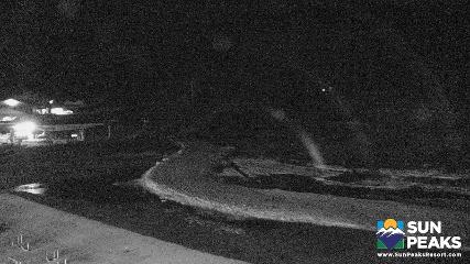 Sun Peaks: Village Day Lodge Slopeside (sunpeaksresort.com)