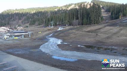 Sun Peaks: Village Day Lodge Slopeside (sunpeaksresort.com)