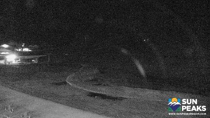 Sun Peaks: Village Day Lodge Slopeside (sunpeaksresort.com)