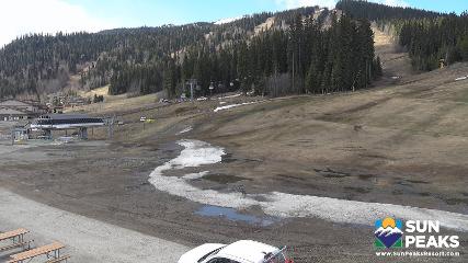 Sun Peaks: Village Day Lodge Slopeside (sunpeaksresort.com)