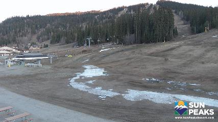 Sun Peaks: Village Day Lodge Slopeside (sunpeaksresort.com)