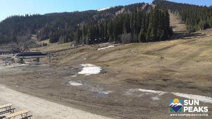 Sun Peaks: Village Day Lodge Slopeside (sunpeaksresort.com)