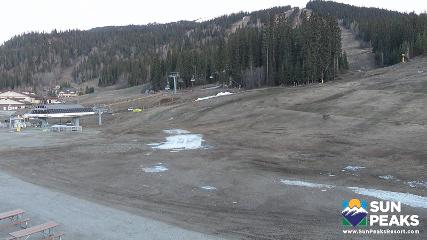 Sun Peaks: Village Day Lodge Slopeside (sunpeaksresort.com)