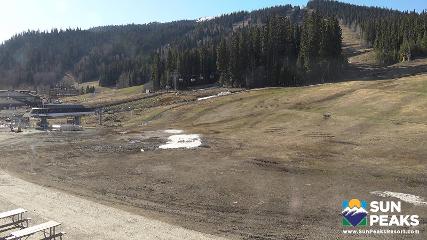 Sun Peaks: Village Day Lodge Slopeside (sunpeaksresort.com)