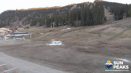 Sun Peaks: Village Day Lodge Slopeside (sunpeaksresort.com)