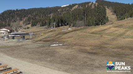 Sun Peaks: Village Day Lodge Slopeside (sunpeaksresort.com)