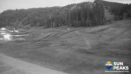 Sun Peaks: Village Day Lodge Slopeside (sunpeaksresort.com)