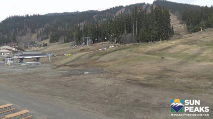 Sun Peaks: Village Day Lodge Slopeside (sunpeaksresort.com)