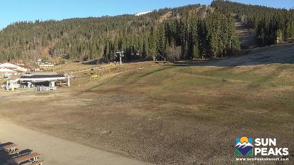 Sun Peaks: Village Day Lodge Slopeside (sunpeaksresort.com)